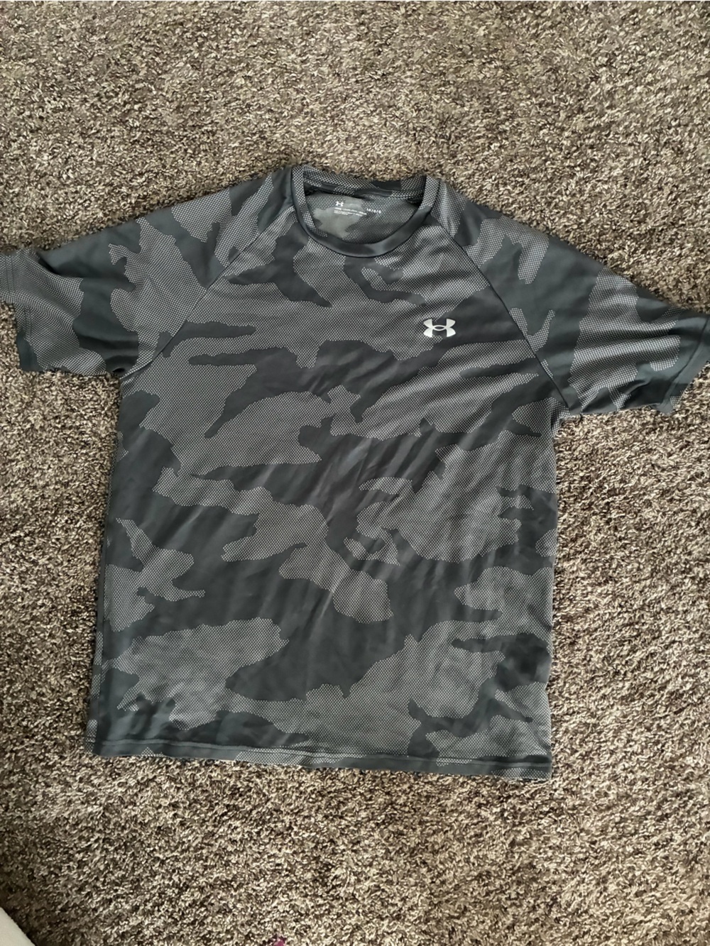 Under Armour Men's Camo Short Sleeve Performance Tee - Black & Gray
